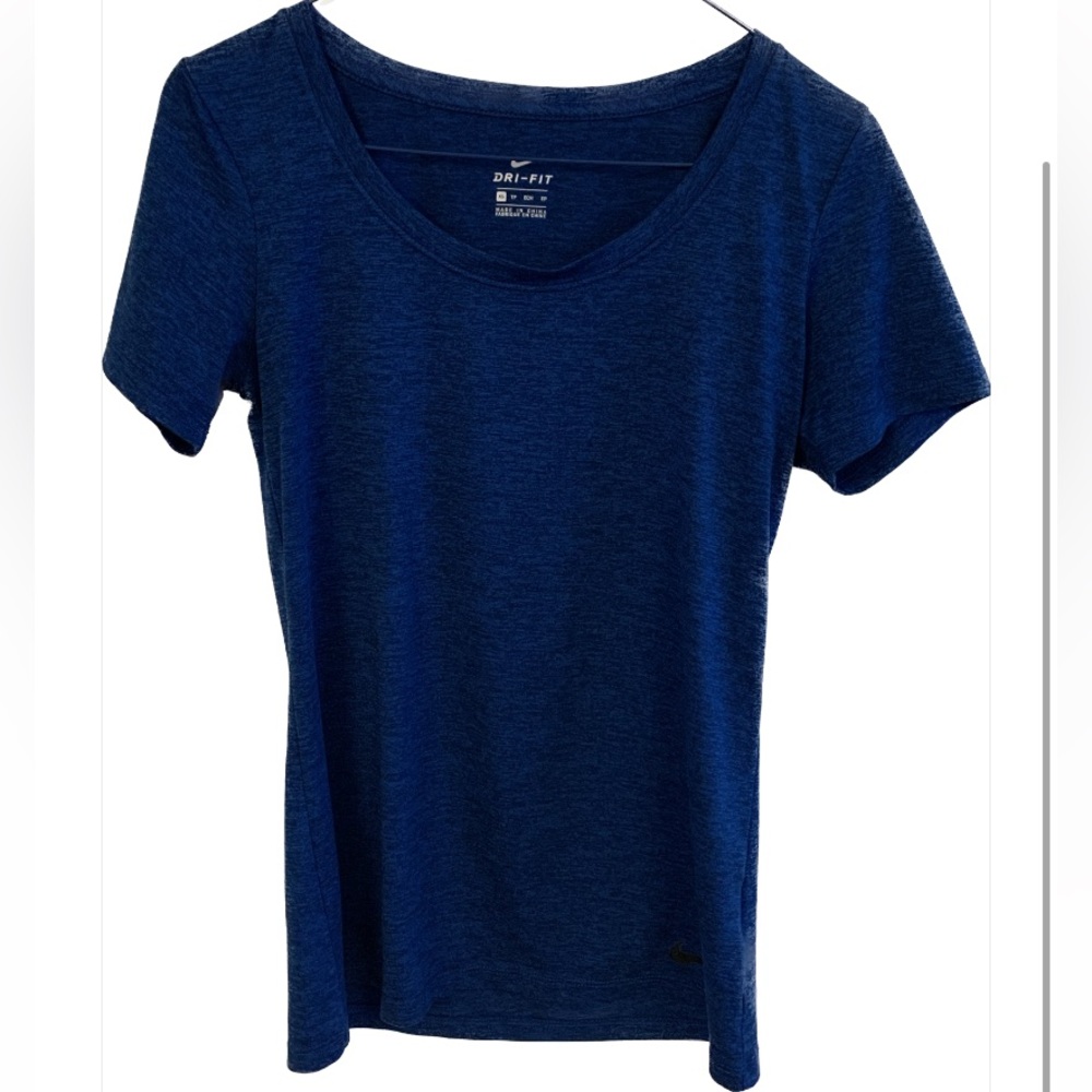 Nike dri fit women’s workout top